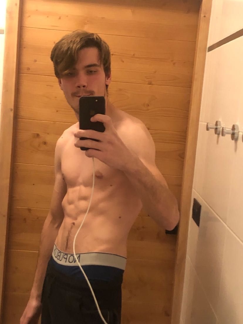 Profil de Florient, 23 ans, Escort Gay Suisse à Bure