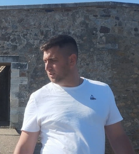 Profil de Aissam, 33 ans, Escort Gay Suisse à Mosen