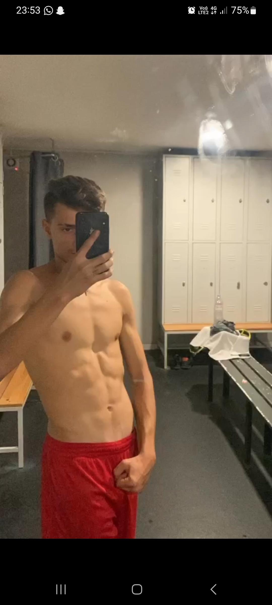 Profil de Nadji, 18 ans, Escort Gay Suisse à Romont BE
