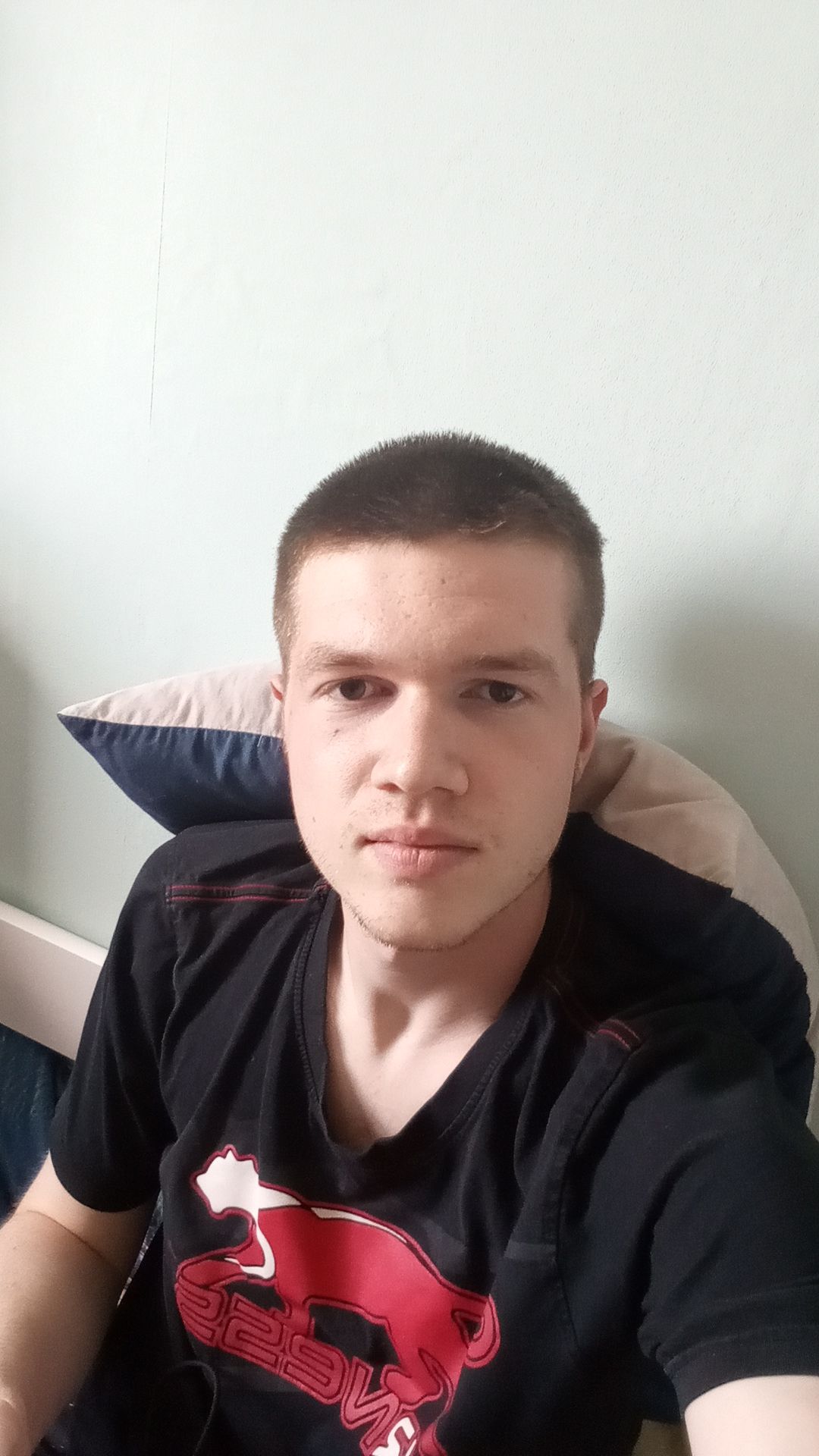 Profil de Raphaël, 23 ans, Escort Gay Suisse à Mollis