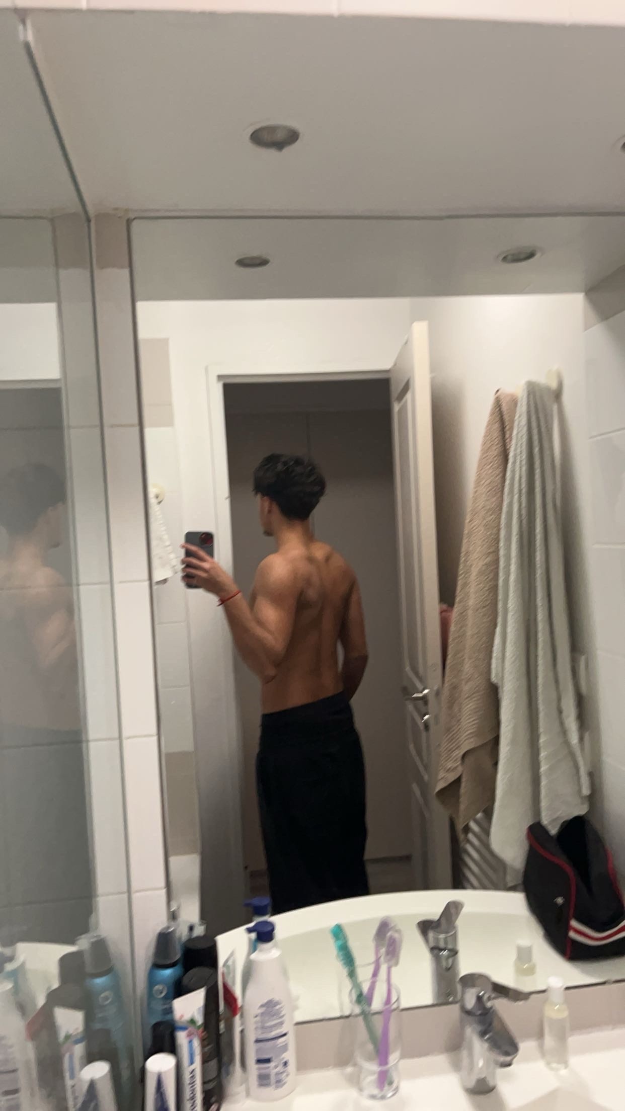 Profil de Victorien, 21 ans, Escort Gay Suisse à S-chanf