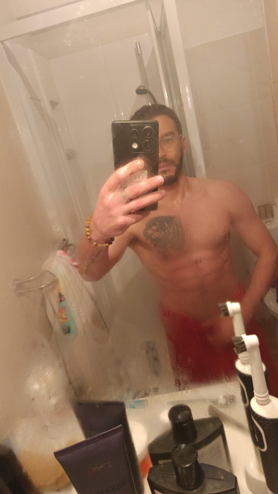 Profil de Pierre-bernard, 34 ans, Escort Gay Suisse à Le Châtelard VS