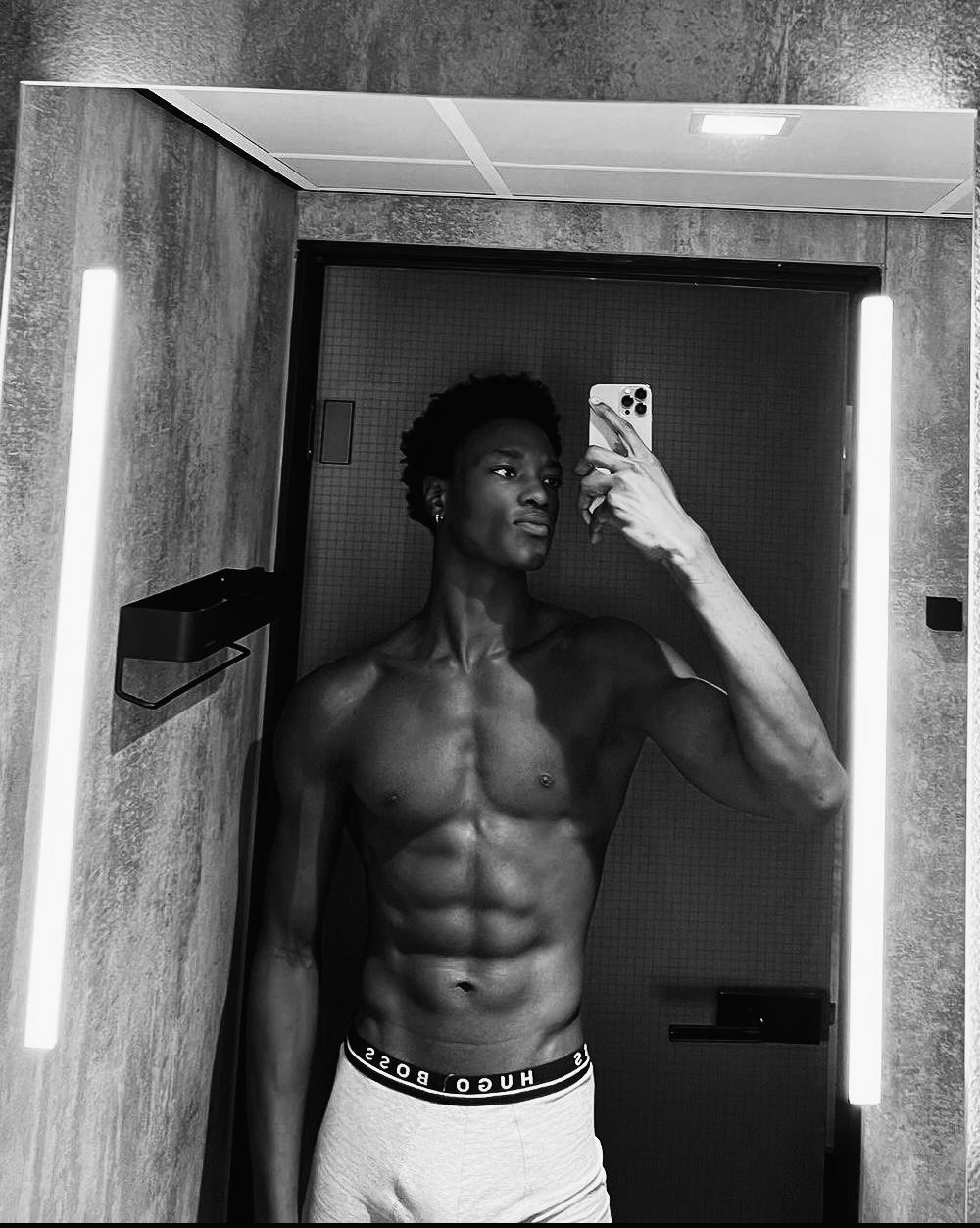 Profil de Ara, 28 ans, Escort Gay Suisse à Fétigny
