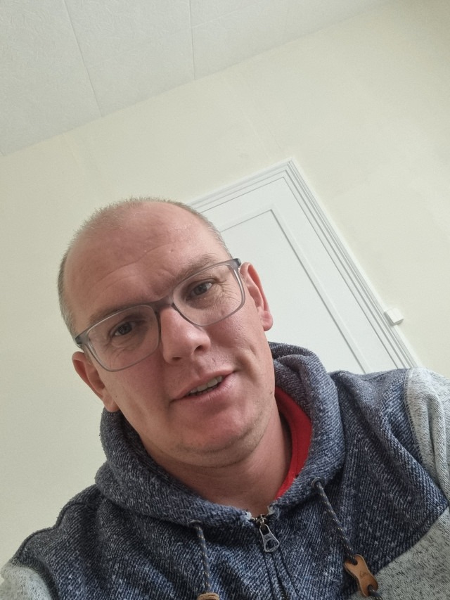 Profil de Nazar, 42 ans, Escort Gay Suisse à Buus