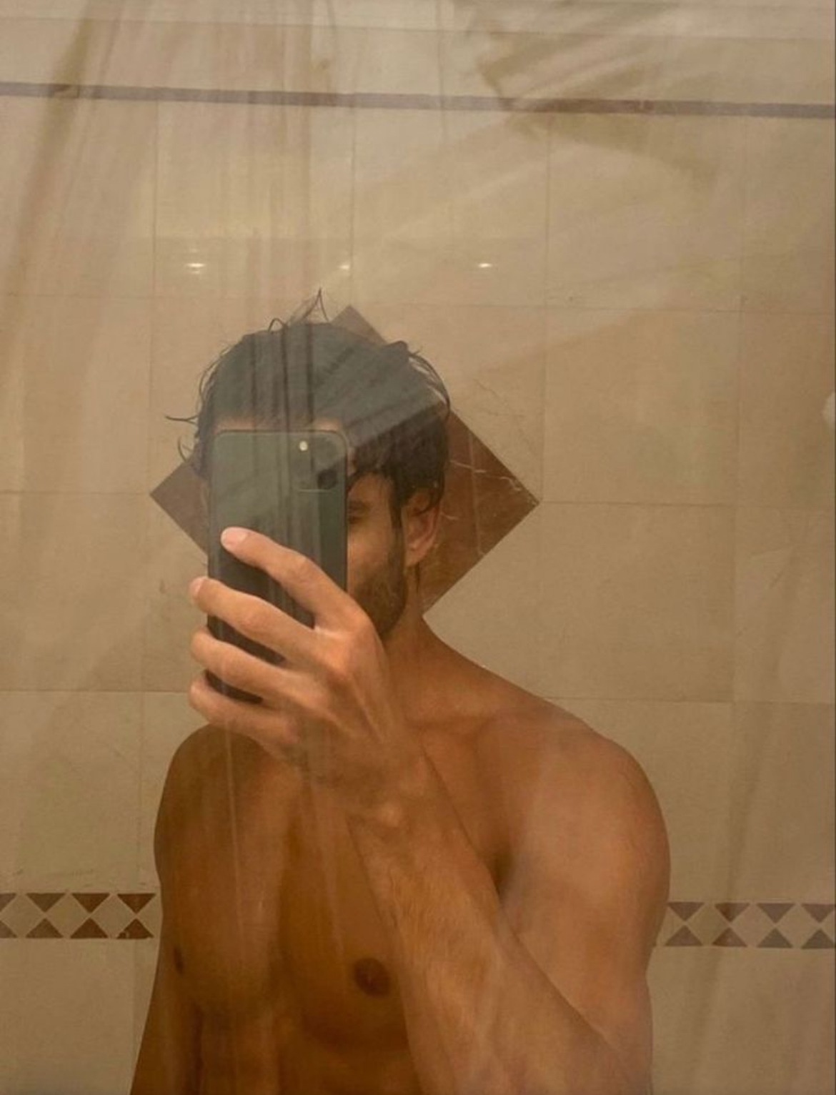 Profil de Slohan, 25 ans, Escort Gay Suisse à Ried (Frutigen)