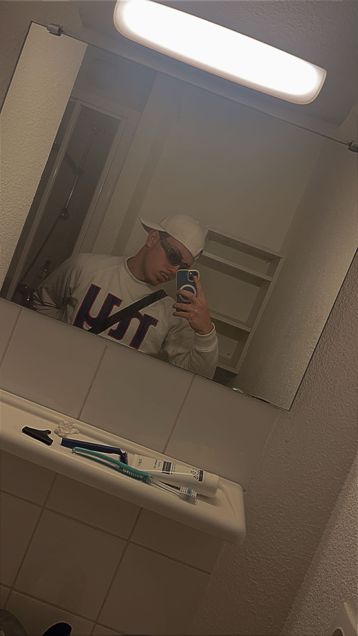 Profil de Alaeddine, 21 ans, Escort Gay Suisse à Les Collons