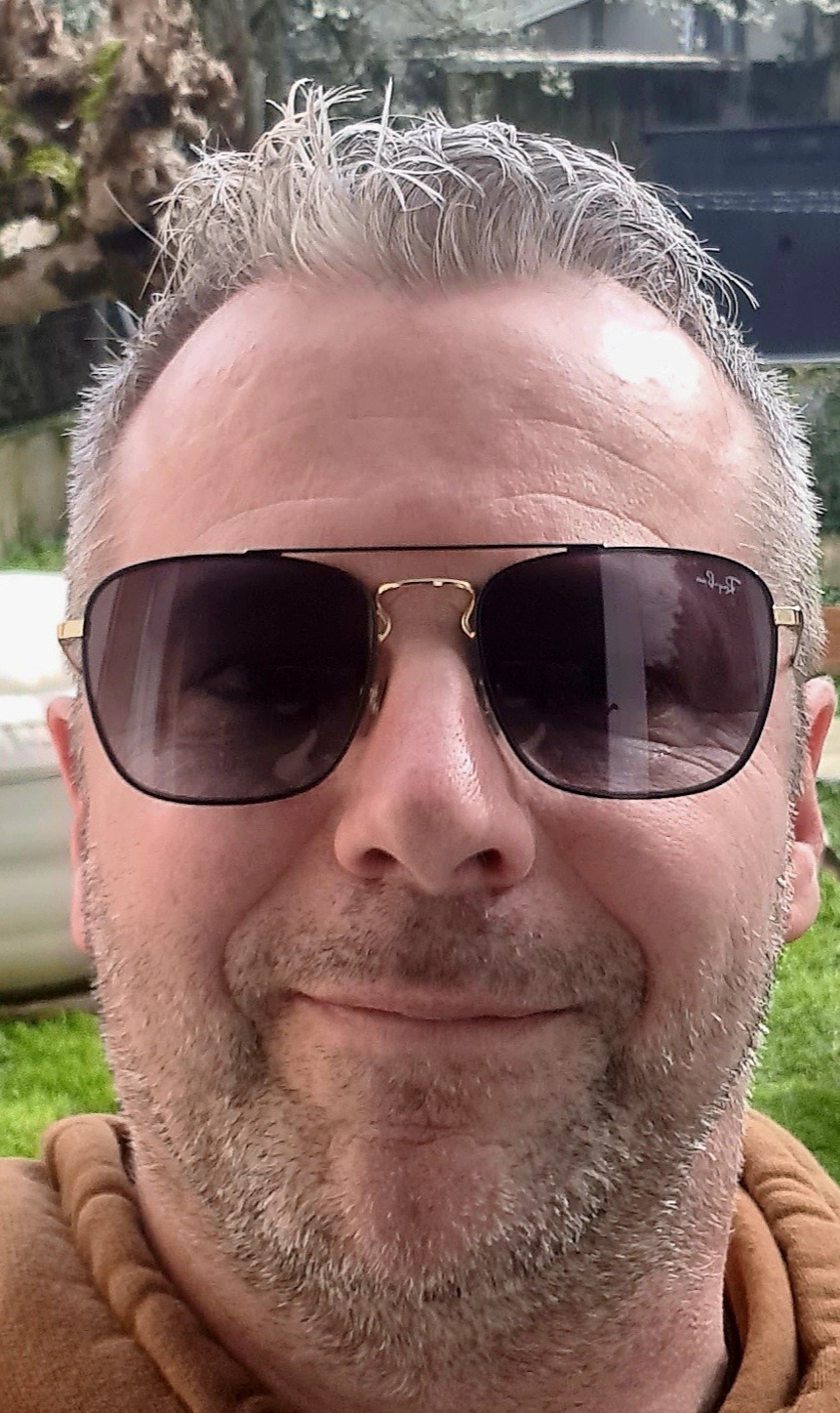 Profil de Lamine, 55 ans, Escort Gay Suisse à Serneus