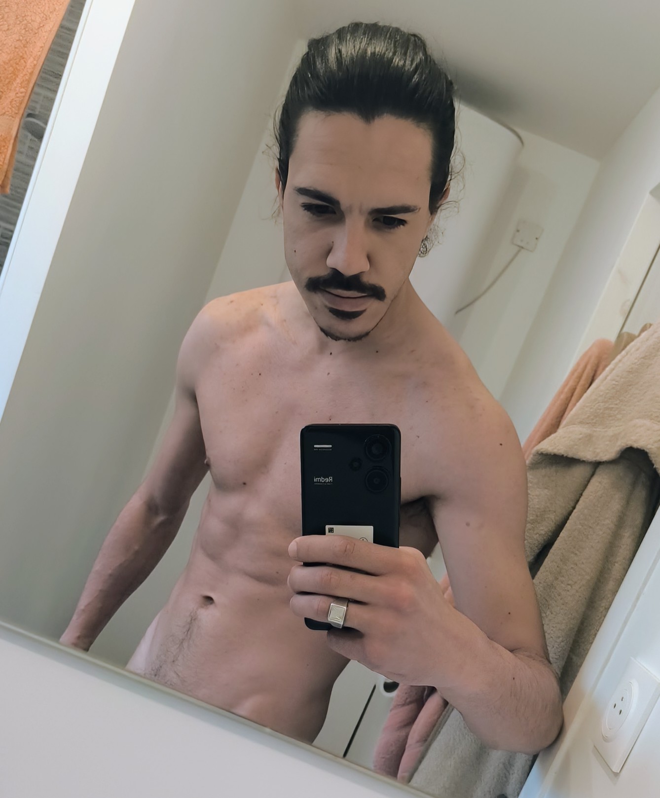 Profil de Richelin, 28 ans, Escort Gay Suisse à Ballmoos