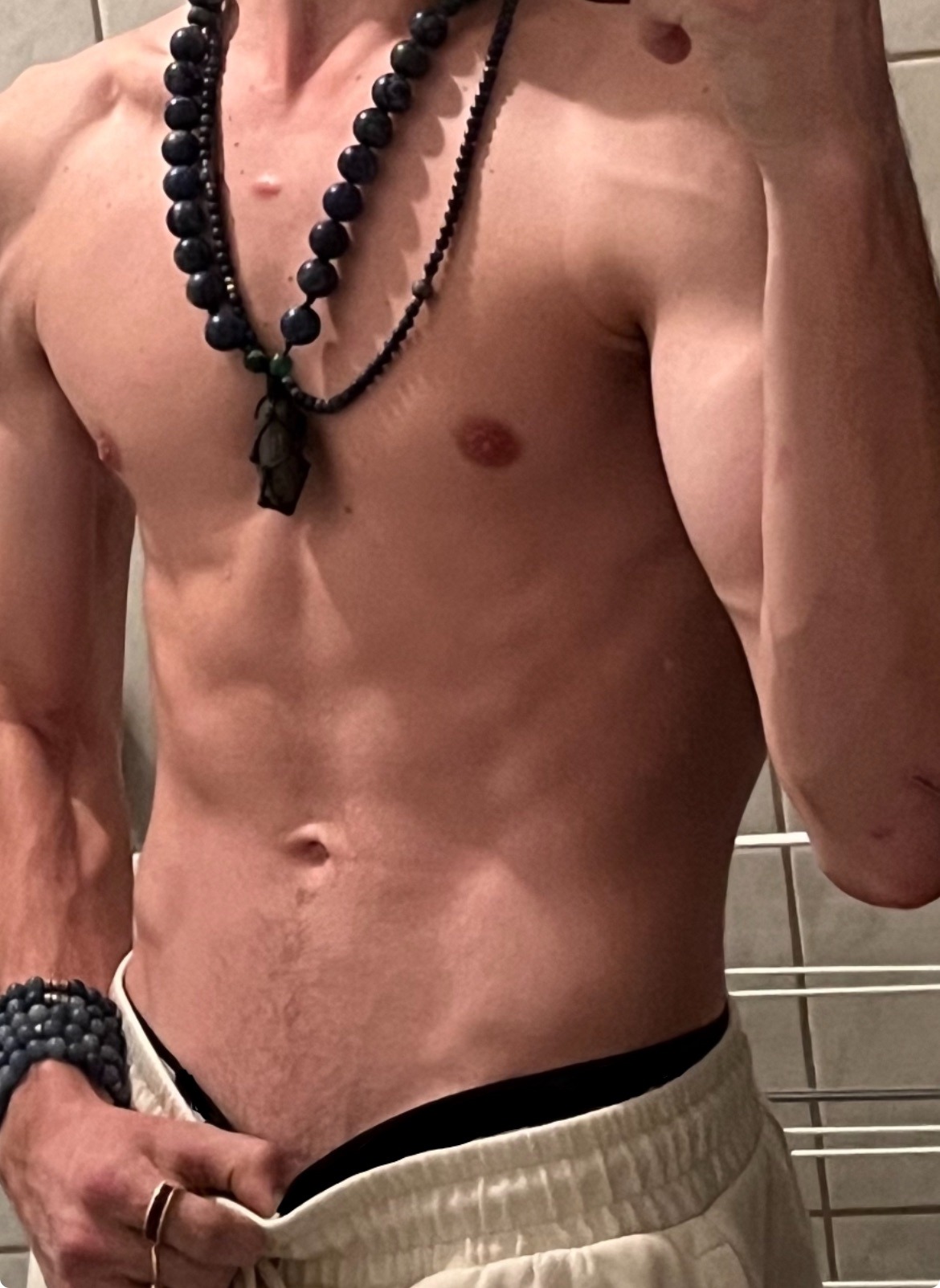 Profil de Reynold, 21 ans, Escort Gay Suisse à Huémoz