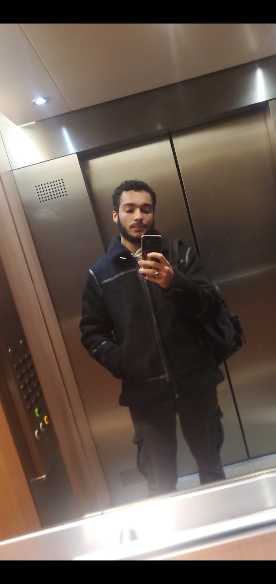 Profil de Akira, 20 ans, Escort Gay Suisse à Seewen SO