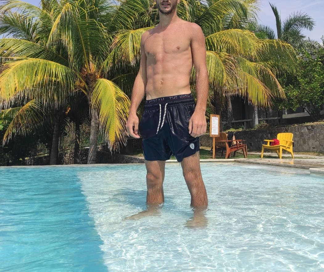 Profil de Cloud, 33 ans, Escort Gay Suisse à Cabbio