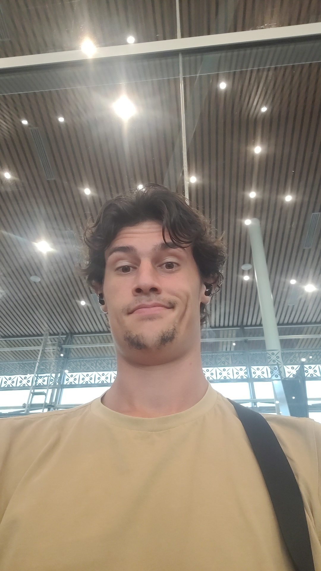 Profil de Maneck, 22 ans, Escort Gay Suisse à Soazza