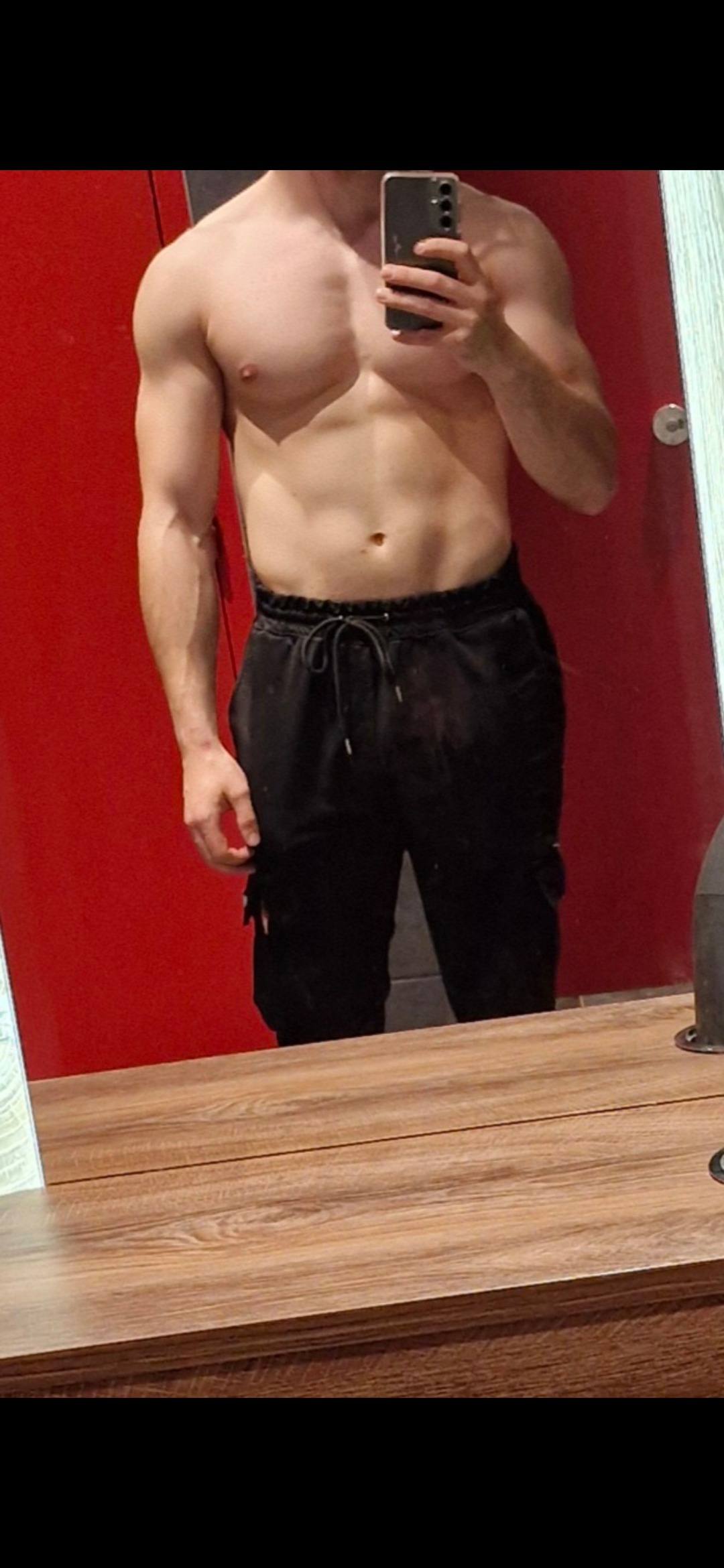 Profil de Zoher, 25 ans, Escort Gay Suisse à Hallau