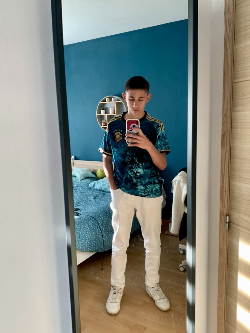 Profil de Ilian, 20 ans, Escort Gay Suisse à Oberösch