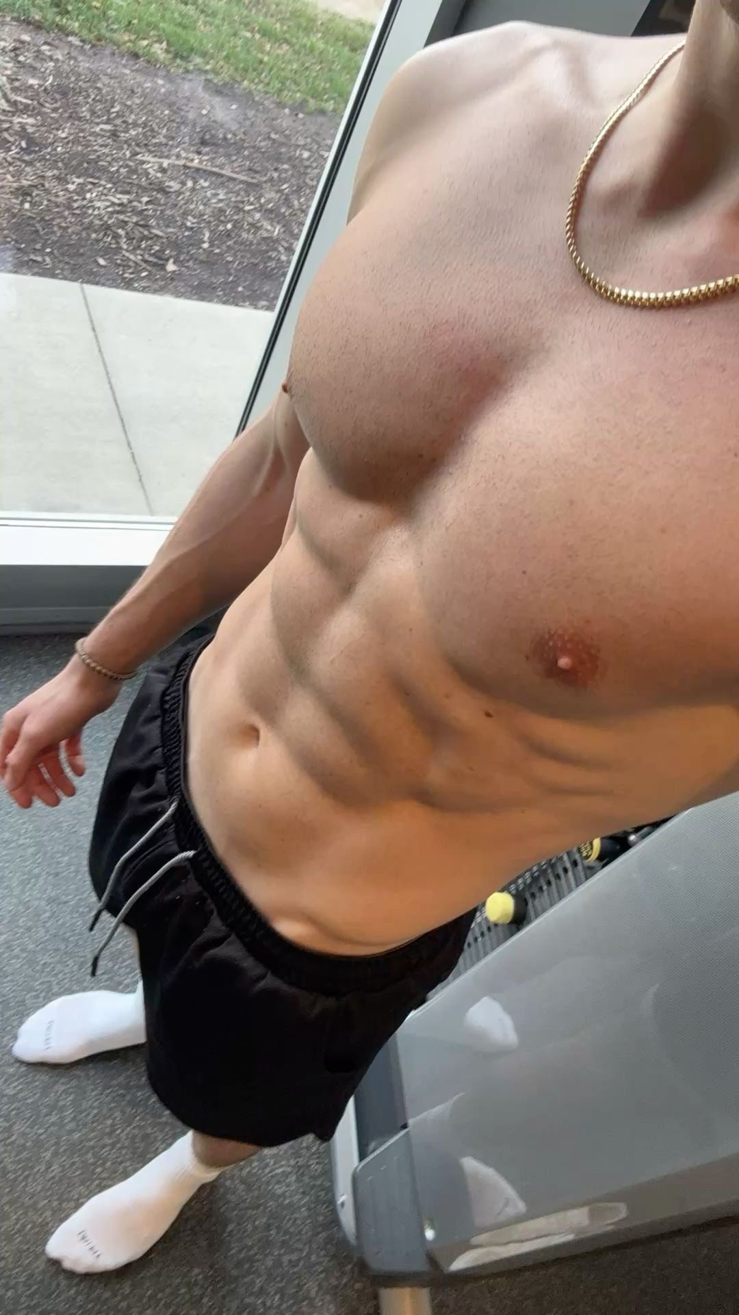 Profil de Yves-jean, 25 ans, Escort Gay Suisse à Cortaillod
