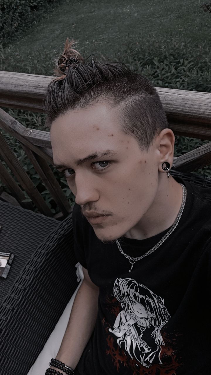 Profil de Yann-erwan, 22 ans, Escort Gay Suisse à Bramois