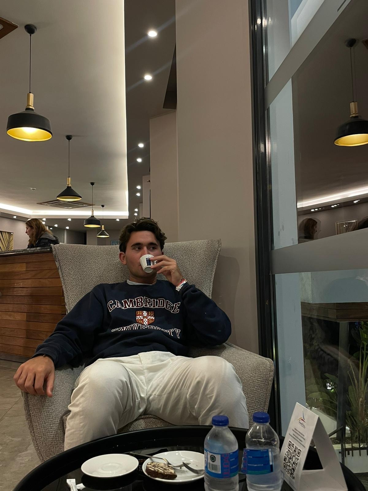 Profil de Yolas, 23 ans, Escort Gay Suisse à Lonay