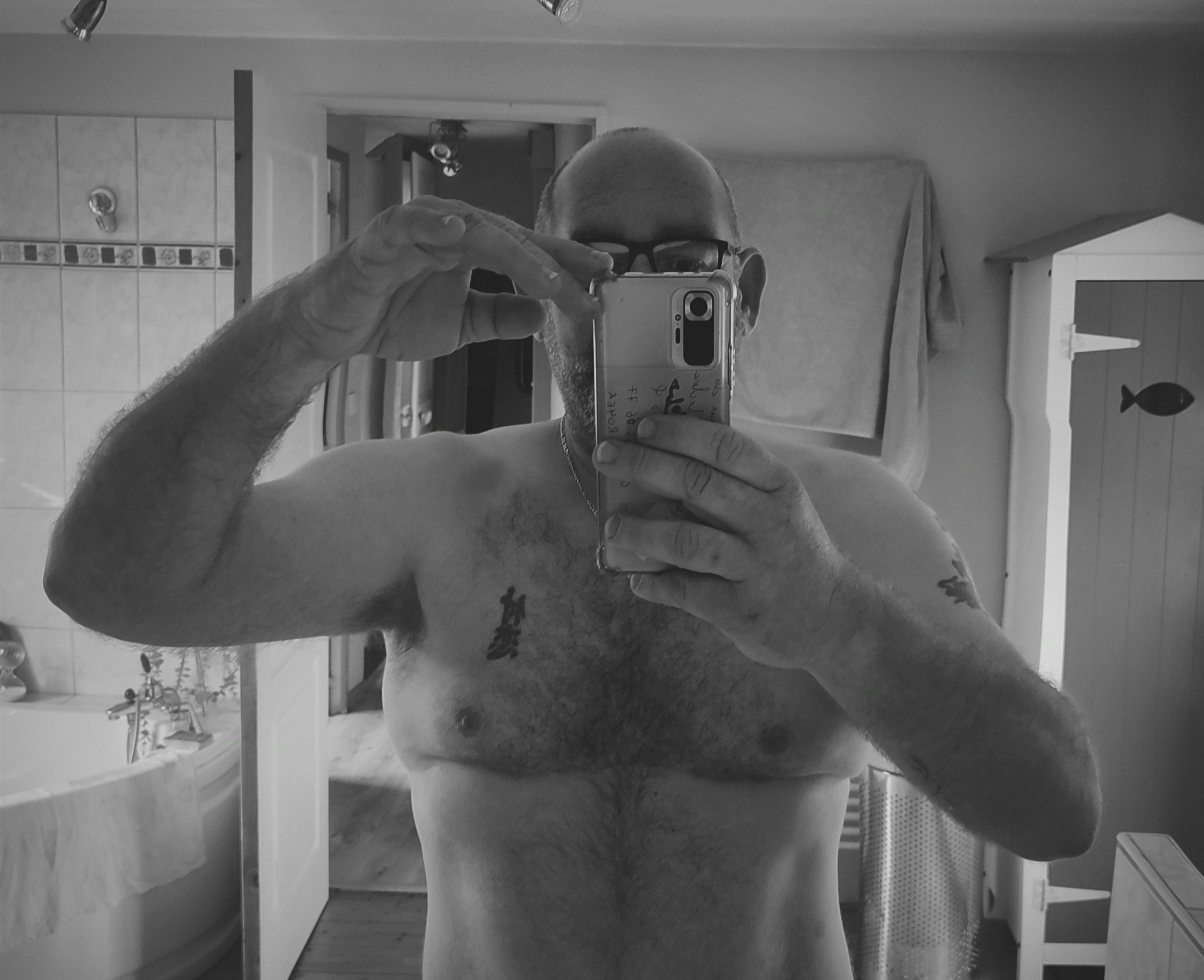 Profil de Yasine, 46 ans, Escort Gay Suisse à Cousset