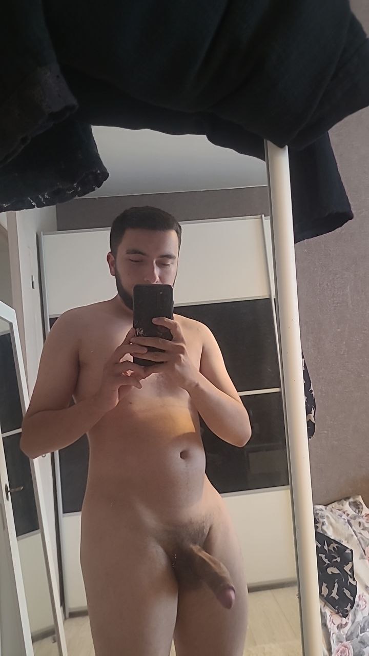Profil de Reinald, 21 ans, Escort Gay Suisse à Donneloye