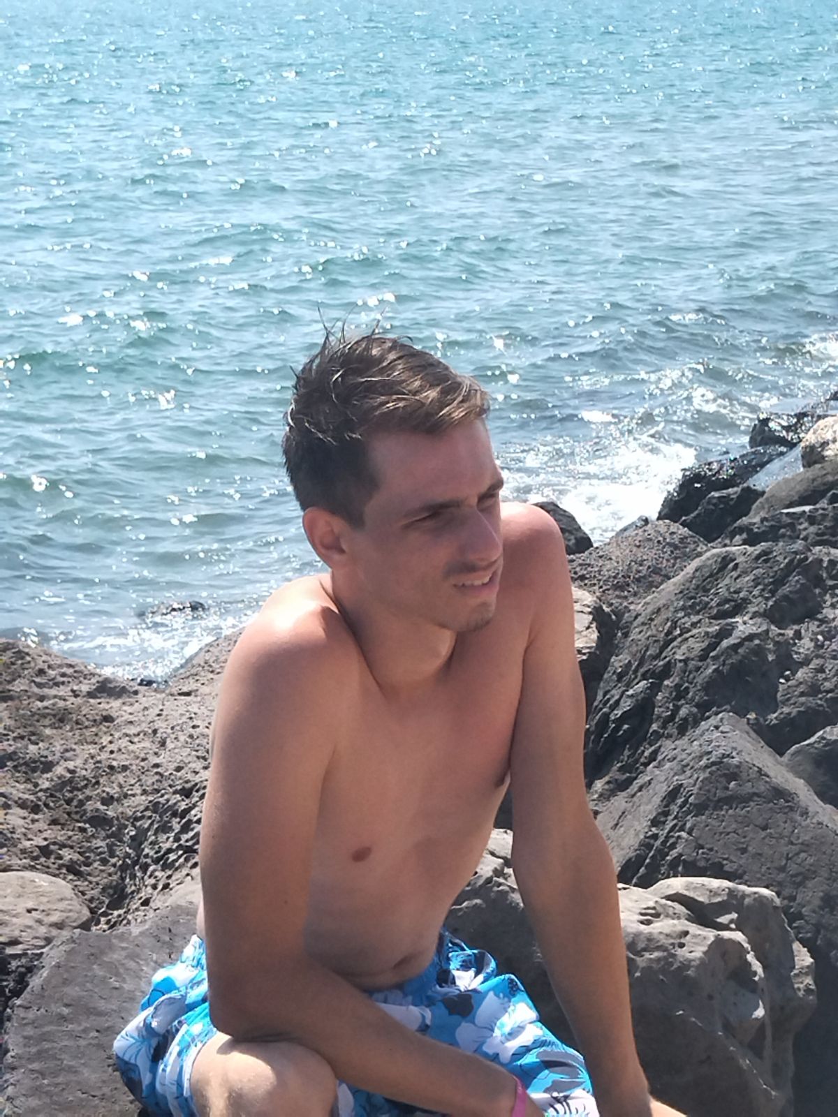 Profil de Orel, 20 ans, Escort Gay Suisse à Mosen