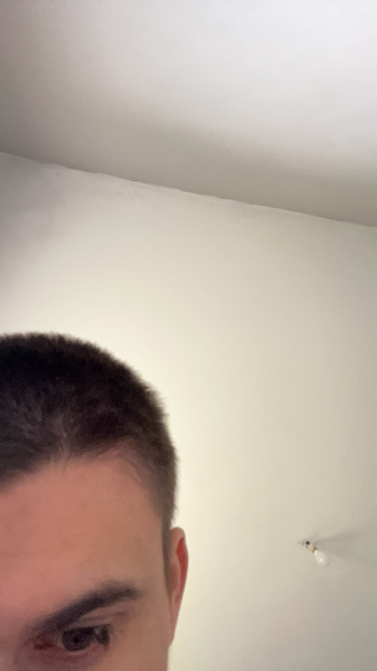 Profil de Hilmi, 21 ans, Escort Gay Suisse à Uebeschi