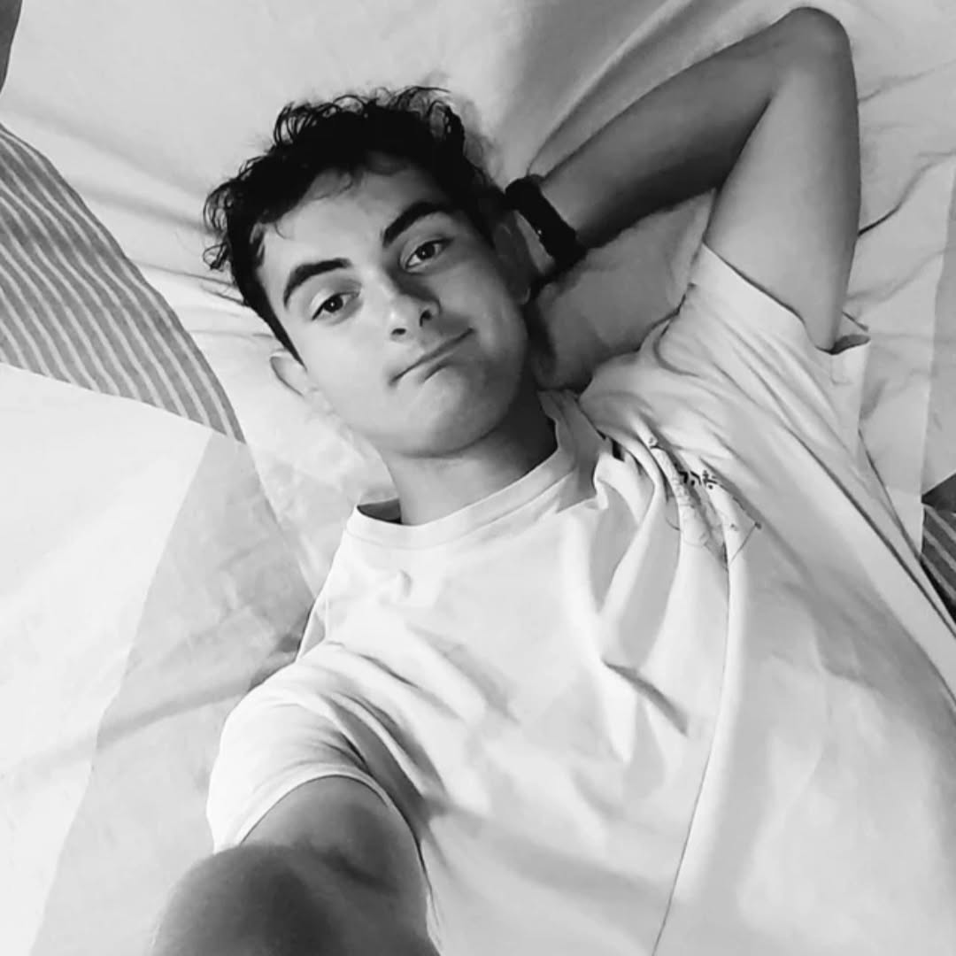 Profil de Djimmy, 19 ans, Escort Gay Suisse à Vouvry