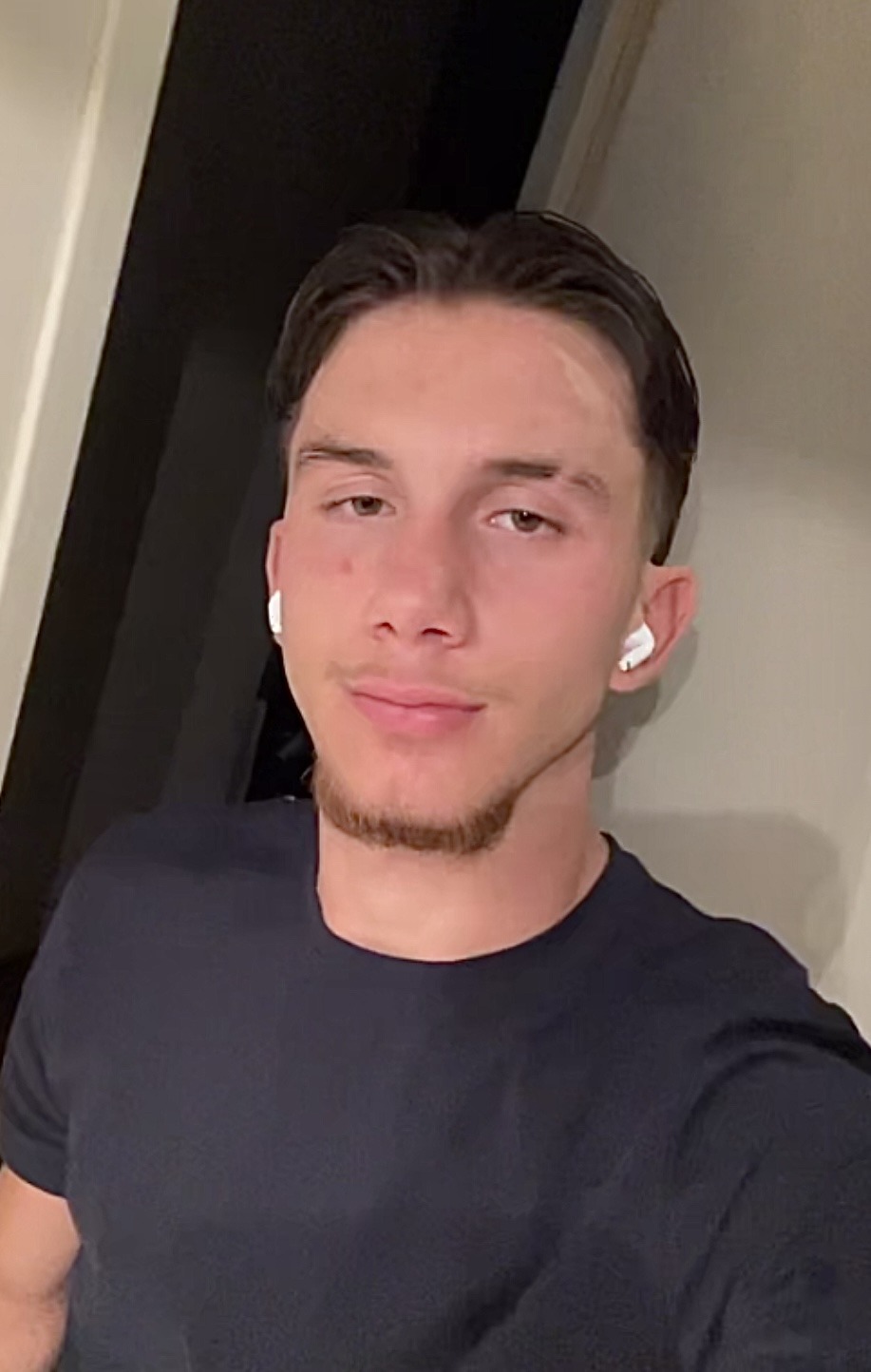 Profil de Khalile, 20 ans, Escort Gay Suisse à Castiel