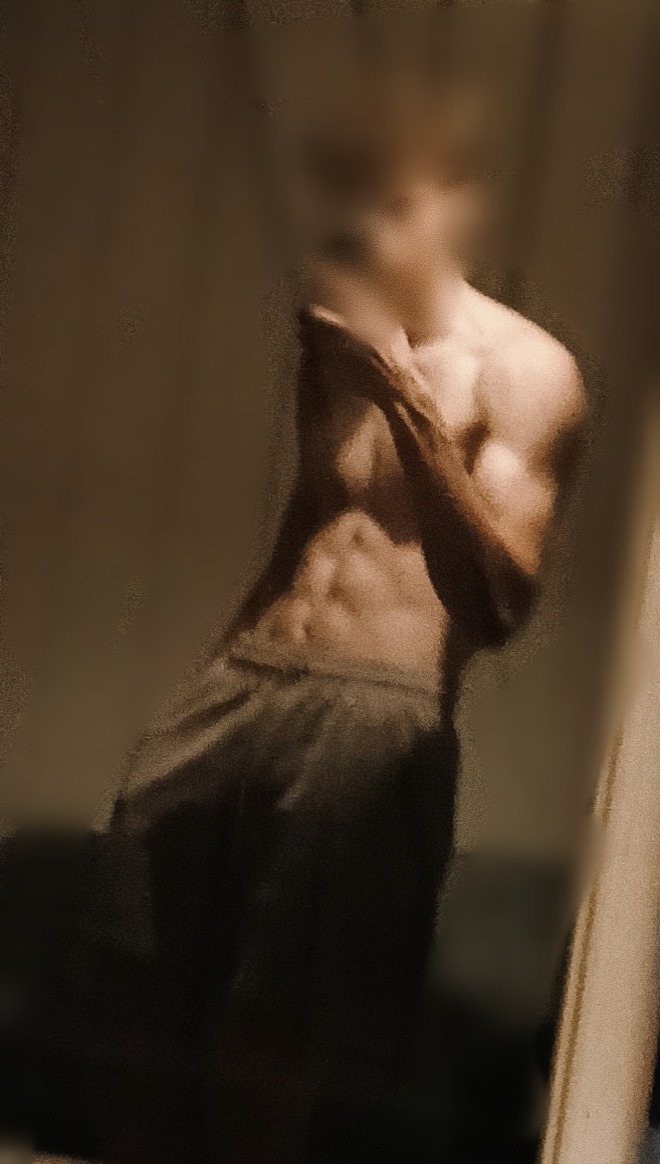 Profil de Elykia, 18 ans, Escort Gay Suisse à Caslano
