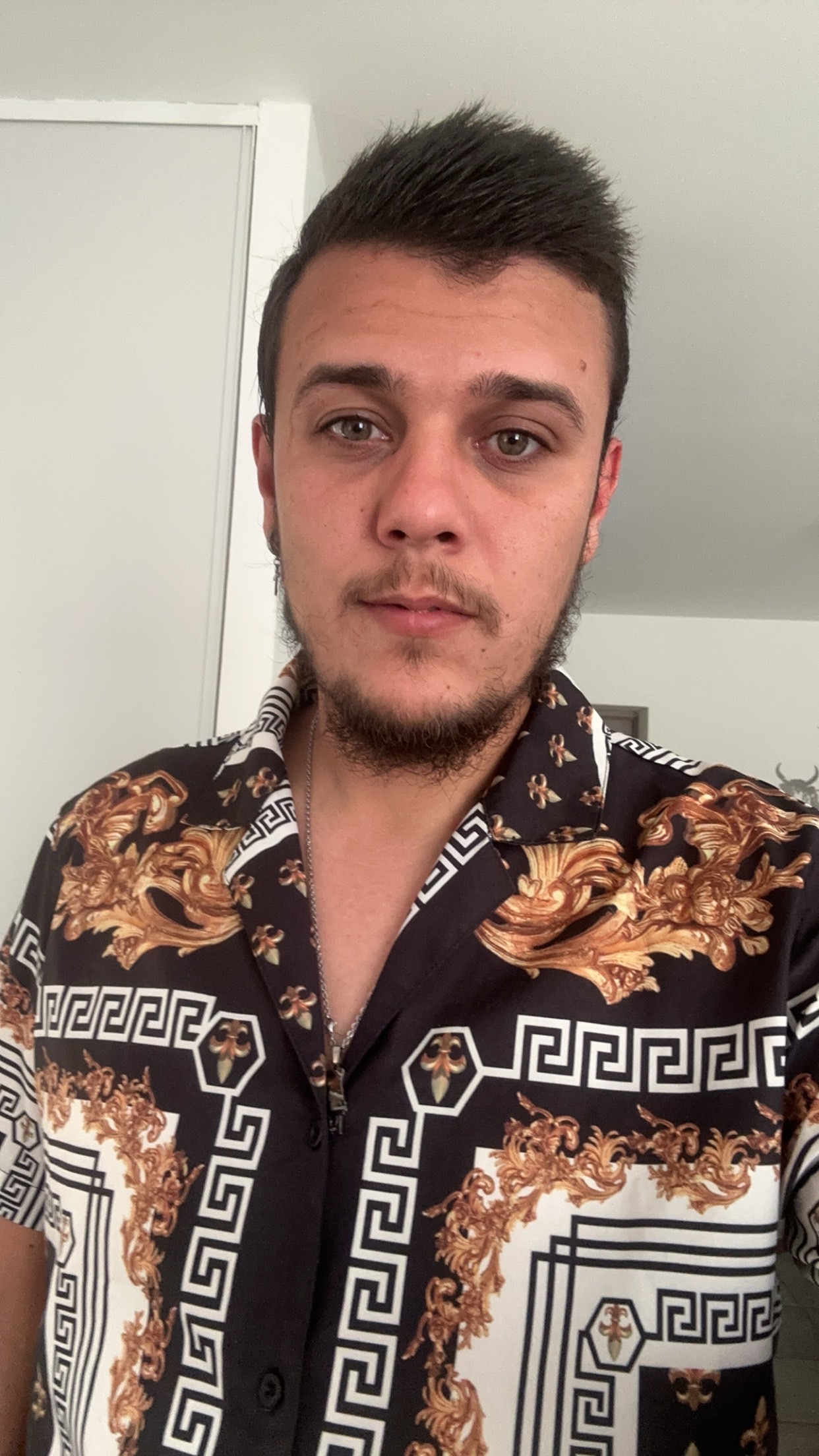 Profil de Ilyane, 28 ans, Escort Gay Suisse à Buch am Irchel