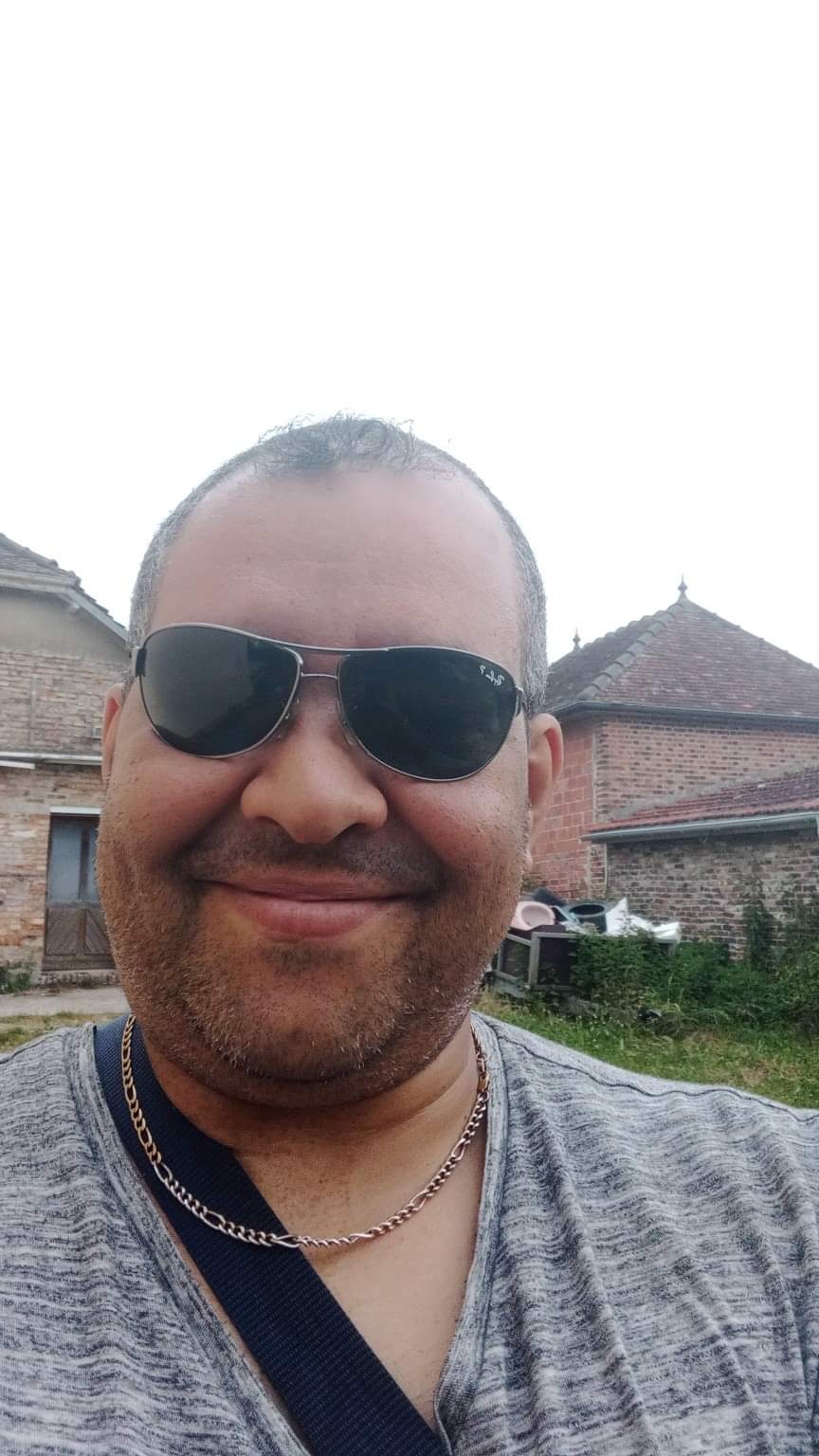 Profil de Tayeb, 50 ans, Escort Gay Suisse à Areuse