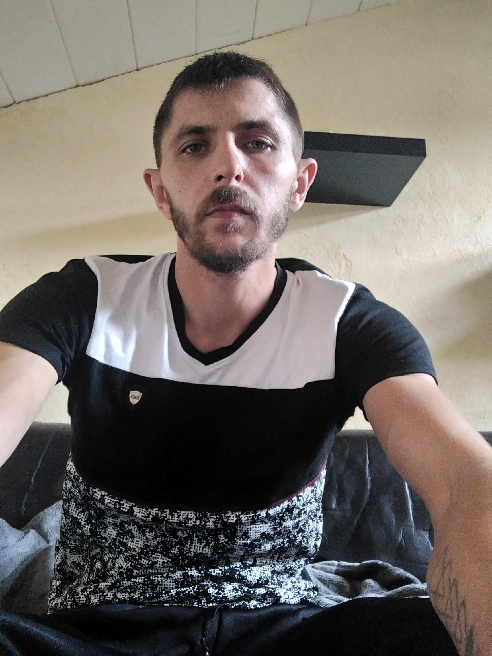 Profil de Lohan, 32 ans, Escort Gay Suisse à Le Pont