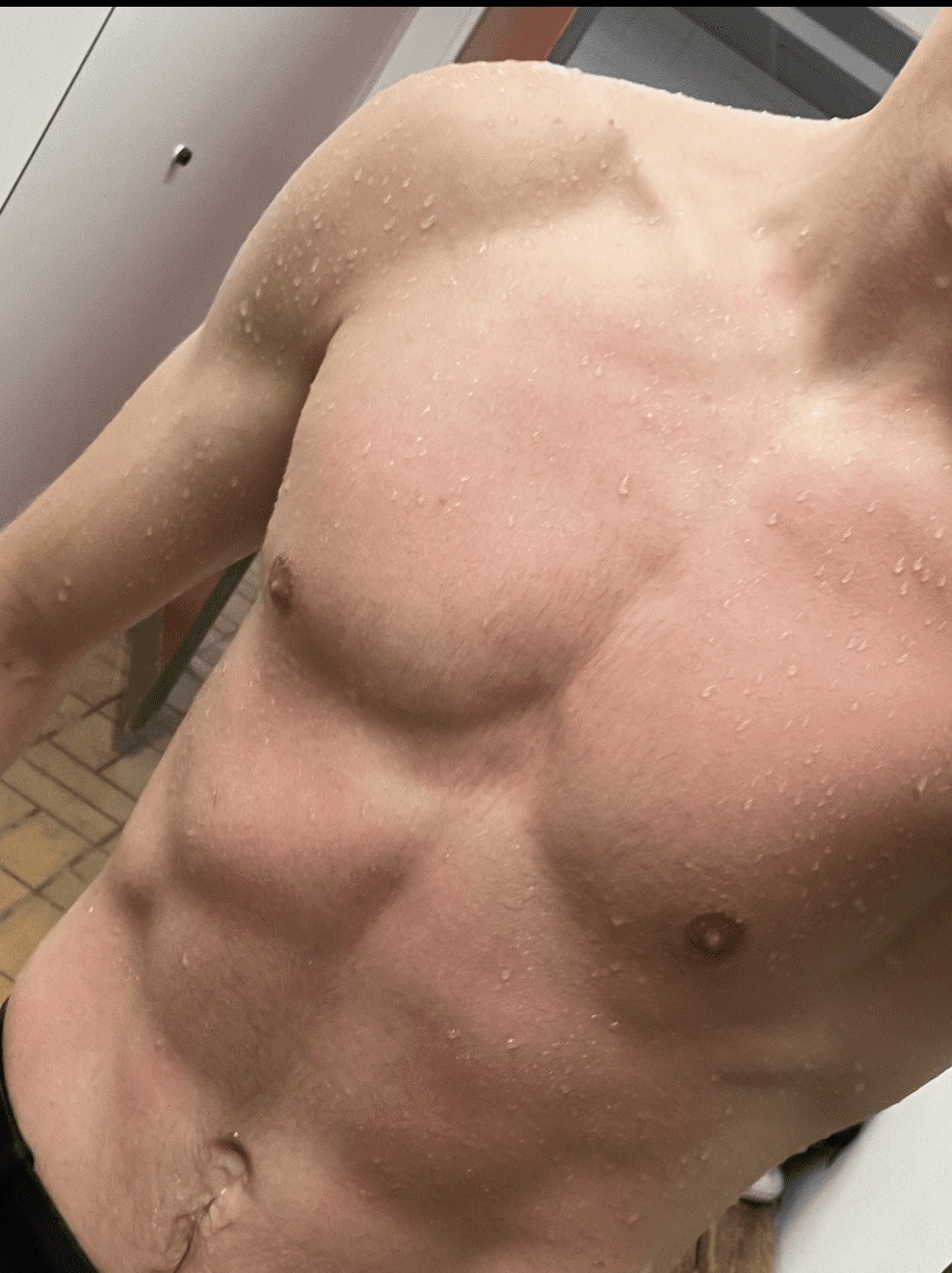 Profil de Ivann, 19 ans, Escort Gay Suisse à Bütschwil