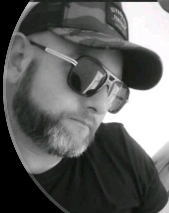 Profil de Foudil, 41 ans, Escort Gay Suisse à Wallenbuch