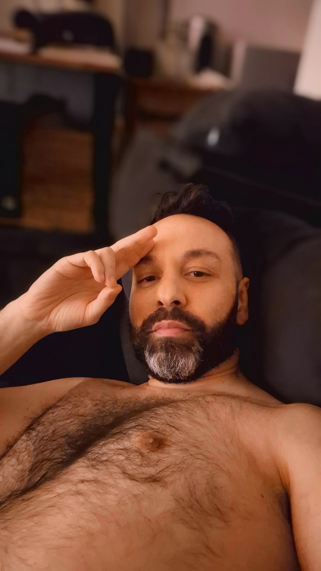 Profil de Eliahou, 39 ans, Escort Gay Suisse à Ladir