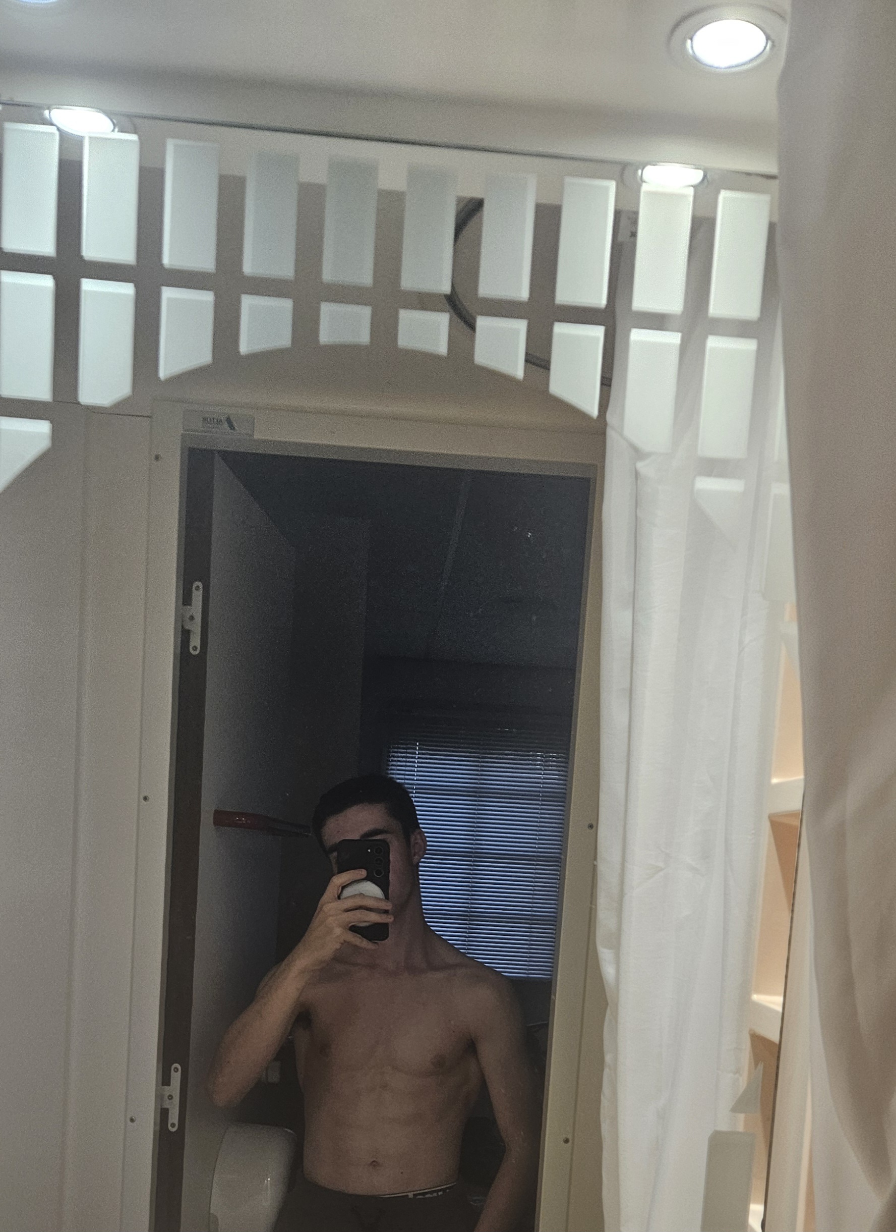 Profil de Erhard, 21 ans, Escort Gay Suisse à Steinhof SO