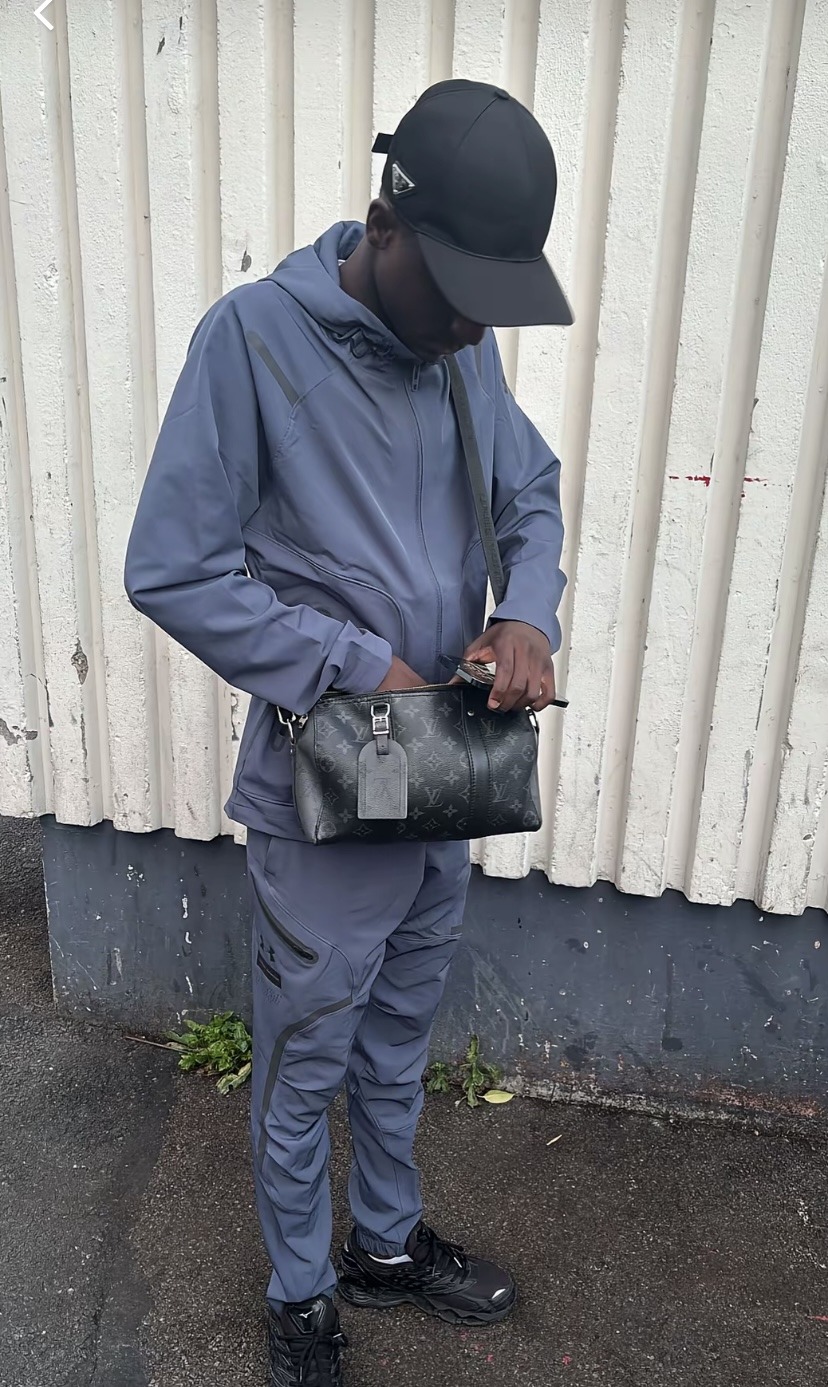 Profil de Abdessalam, 22 ans, Escort Gay Suisse à Plasselb