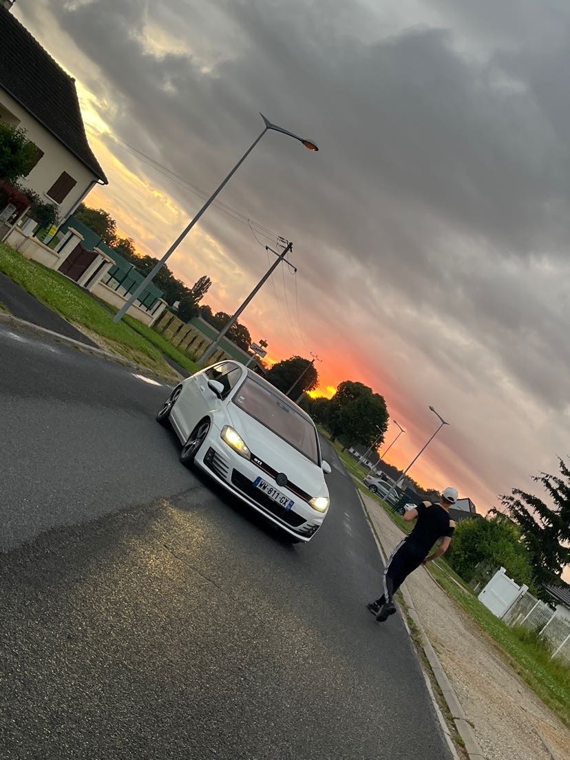 Profil de Henny, 21 ans, Escort Gay Suisse à Lutry