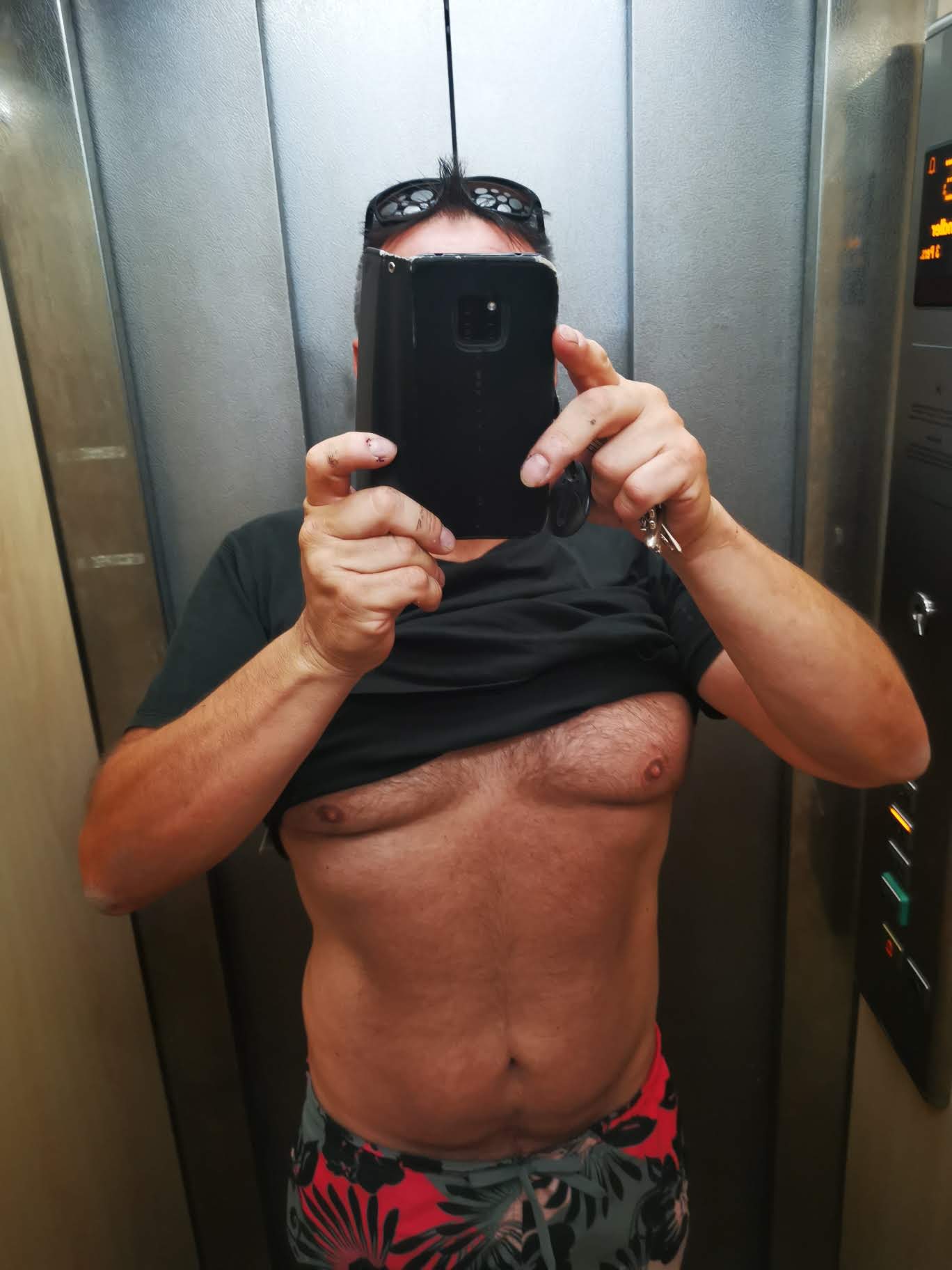 Profil de Wissam, 54 ans, Escort Gay Suisse à Caux