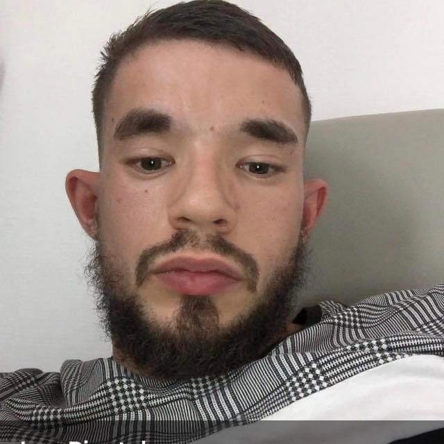 Profil de Dahmane, 26 ans, Escort Gay Suisse à Liebefeld
