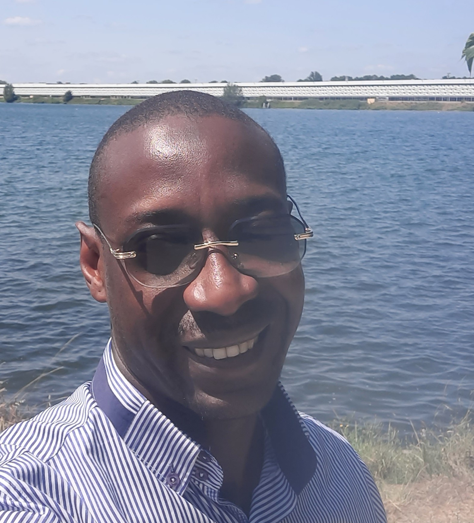 Profil de Louqmane, 40 ans, Escort Gay Suisse à Murist