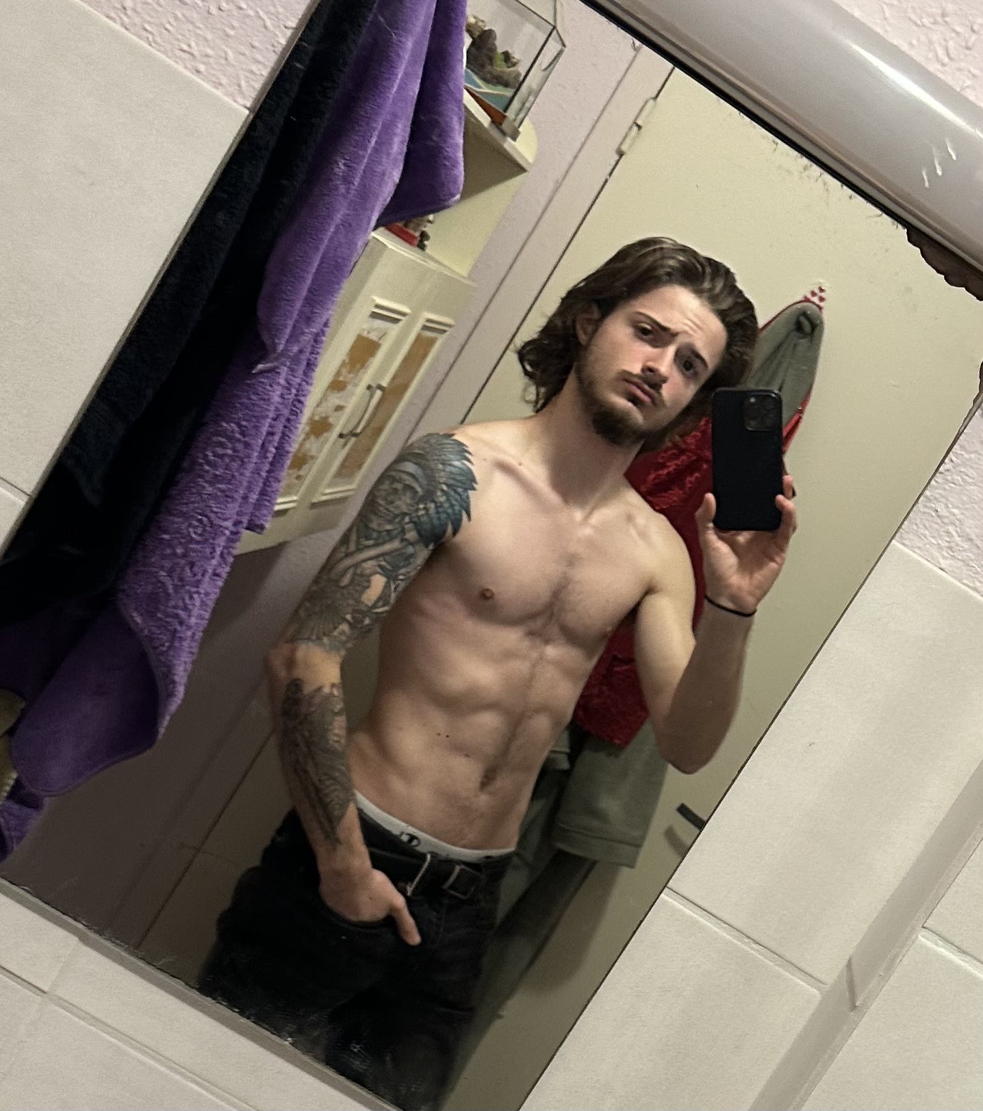 Profil de Zeineddine, 25 ans, Escort Gay Suisse à Givisiez