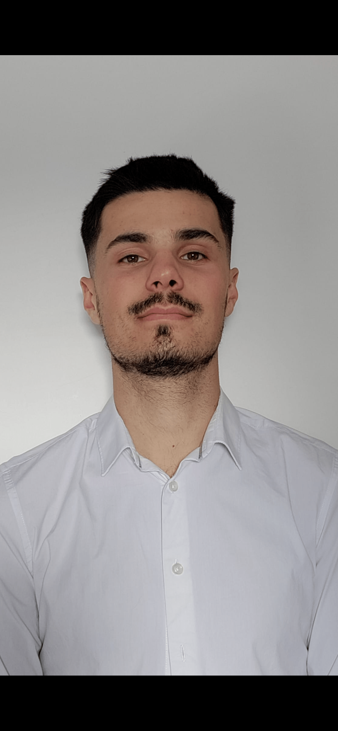 Profil de Zoran, 23 ans, Escort Gay Suisse à Rougemont