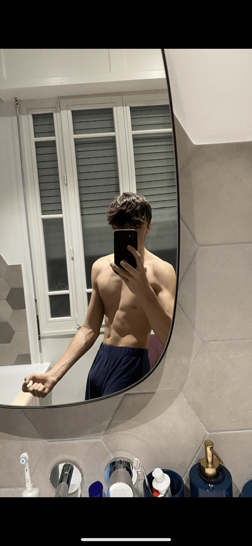 Profil de Aloys, 20 ans, Escort Gay Suisse à Morcles