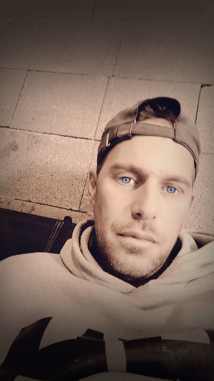 Profil de Adiel, 43 ans, Escort Gay Suisse à Oeschseite