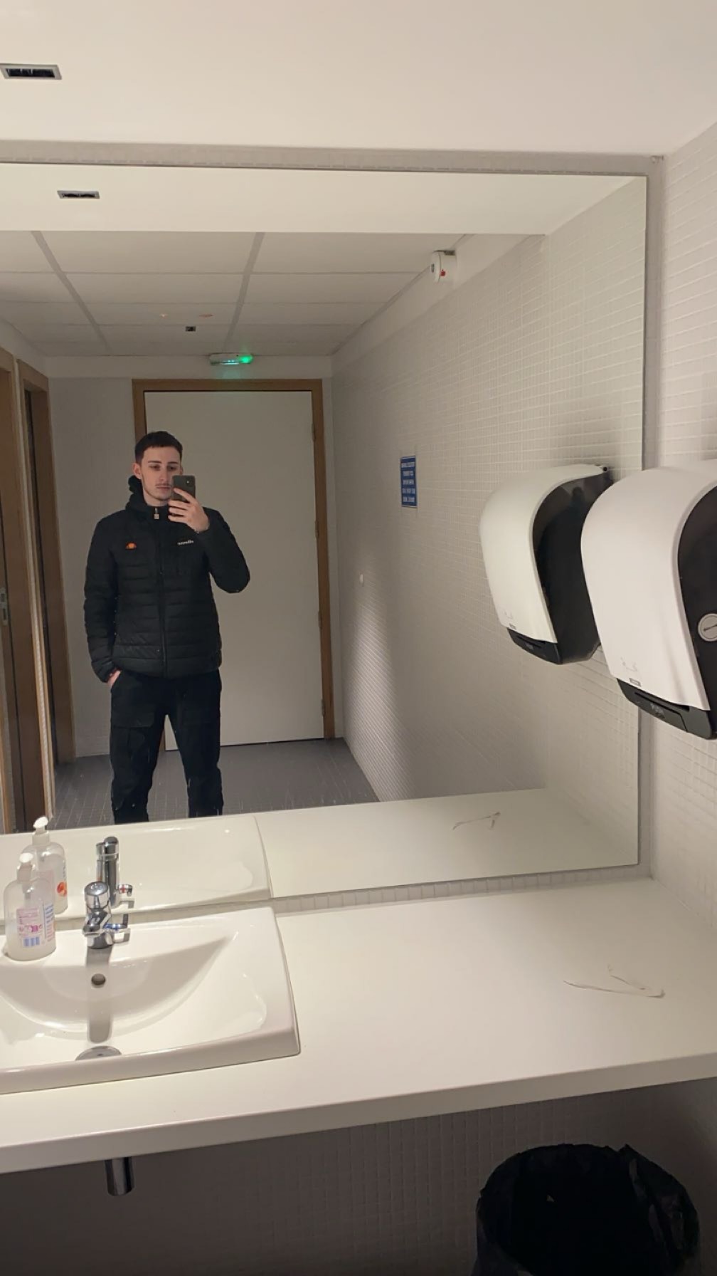 Profil de Aristote, 20 ans, Escort Gay Suisse à Baulmes